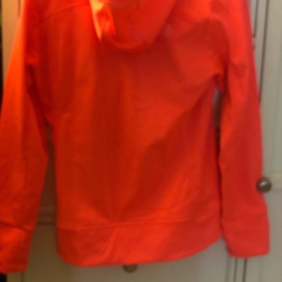 Zip up - Picture 4 of 5